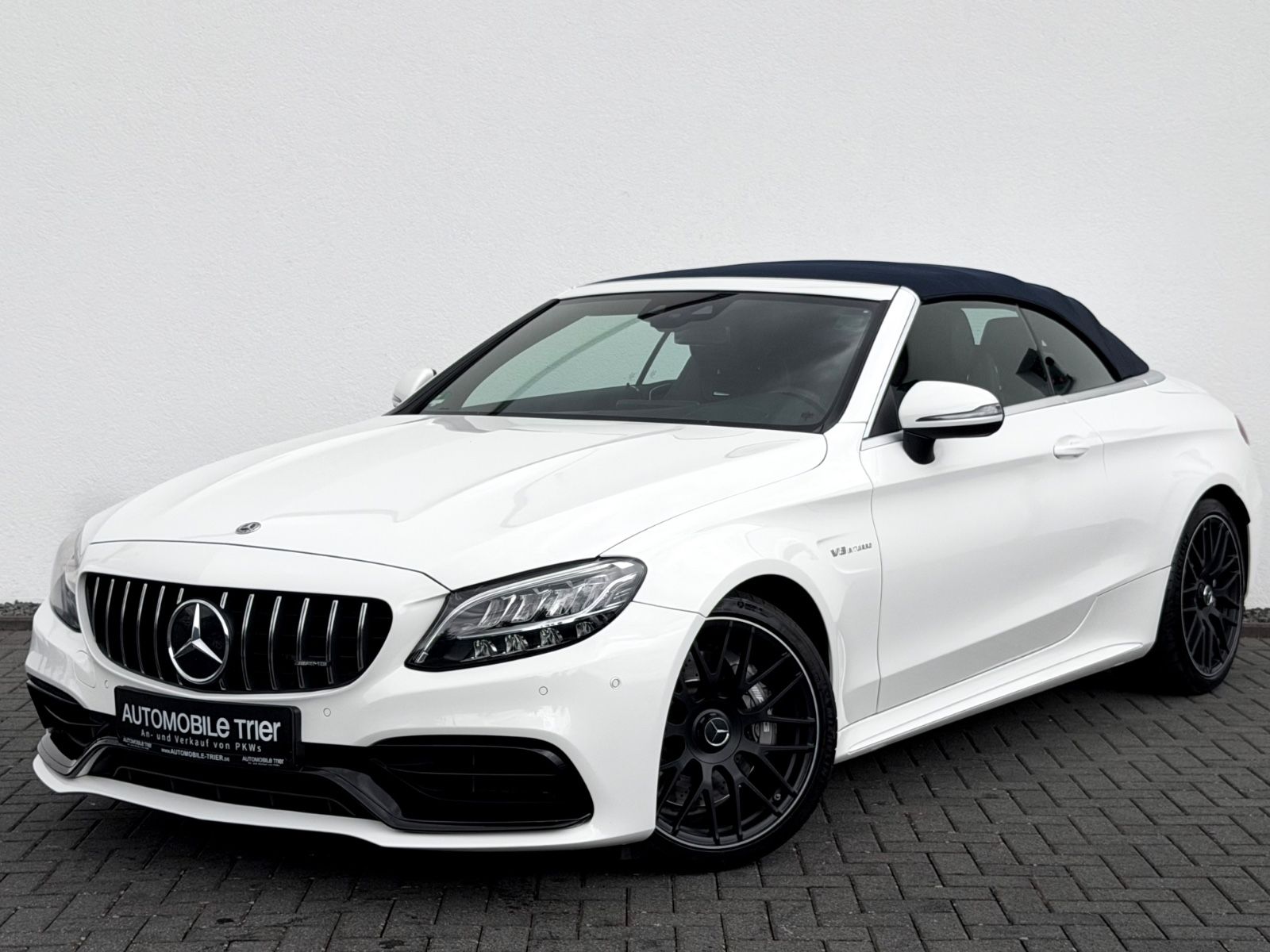 Mercedes-Benz C 63 AMG Cabrio /LED/ACC/HUD/BURM/CAM/GARANTIE/ - Bild 21 Mercedes-Benz C 63 AMG Cabrio /LED/ACC/HUD/BURM/CAM/GARANTIE/ in POLARWEISS als Cabrio/Roadster - Fahrzeugfoto 21