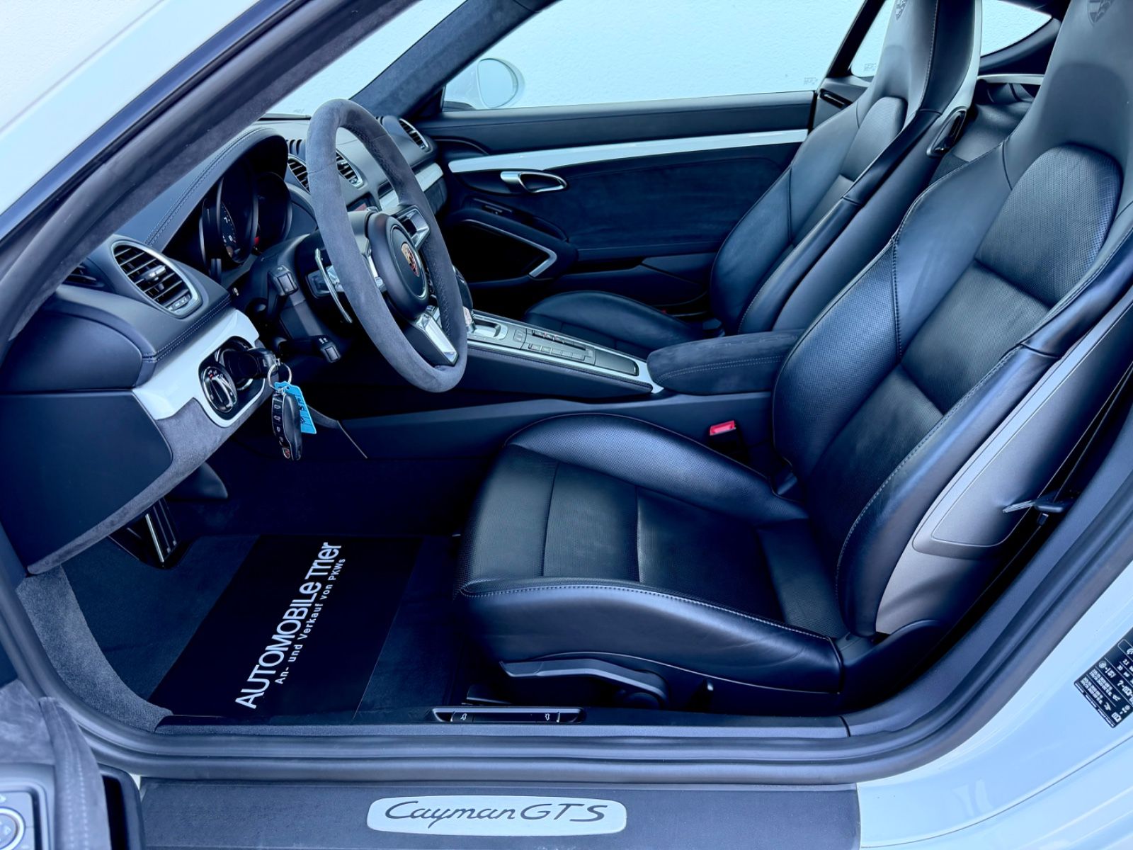 Porsche Cayman 718 GTS /PDK/LED/CARPLAY/GARANTIE/ - Bild 9 Porsche Cayman 718 GTS /PDK/LED/CARPLAY/GARANTIE/ in PURE WHITE/WEISS als Sportwagen/Coupé - Fahrzeugfoto 9