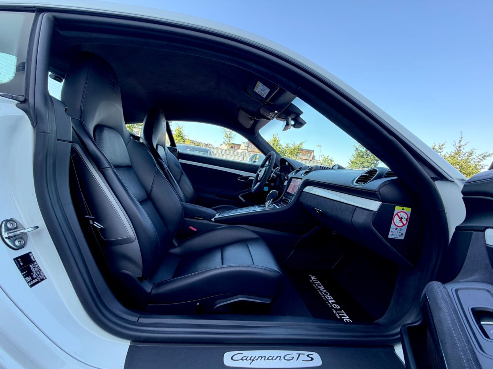 Porsche Cayman 718 GTS /PDK/LED/CARPLAY/GARANTIE/ - Bild 12 Porsche Cayman 718 GTS /PDK/LED/CARPLAY/GARANTIE/ in PURE WHITE/WEISS als Sportwagen/Coupé - Fahrzeugfoto 12