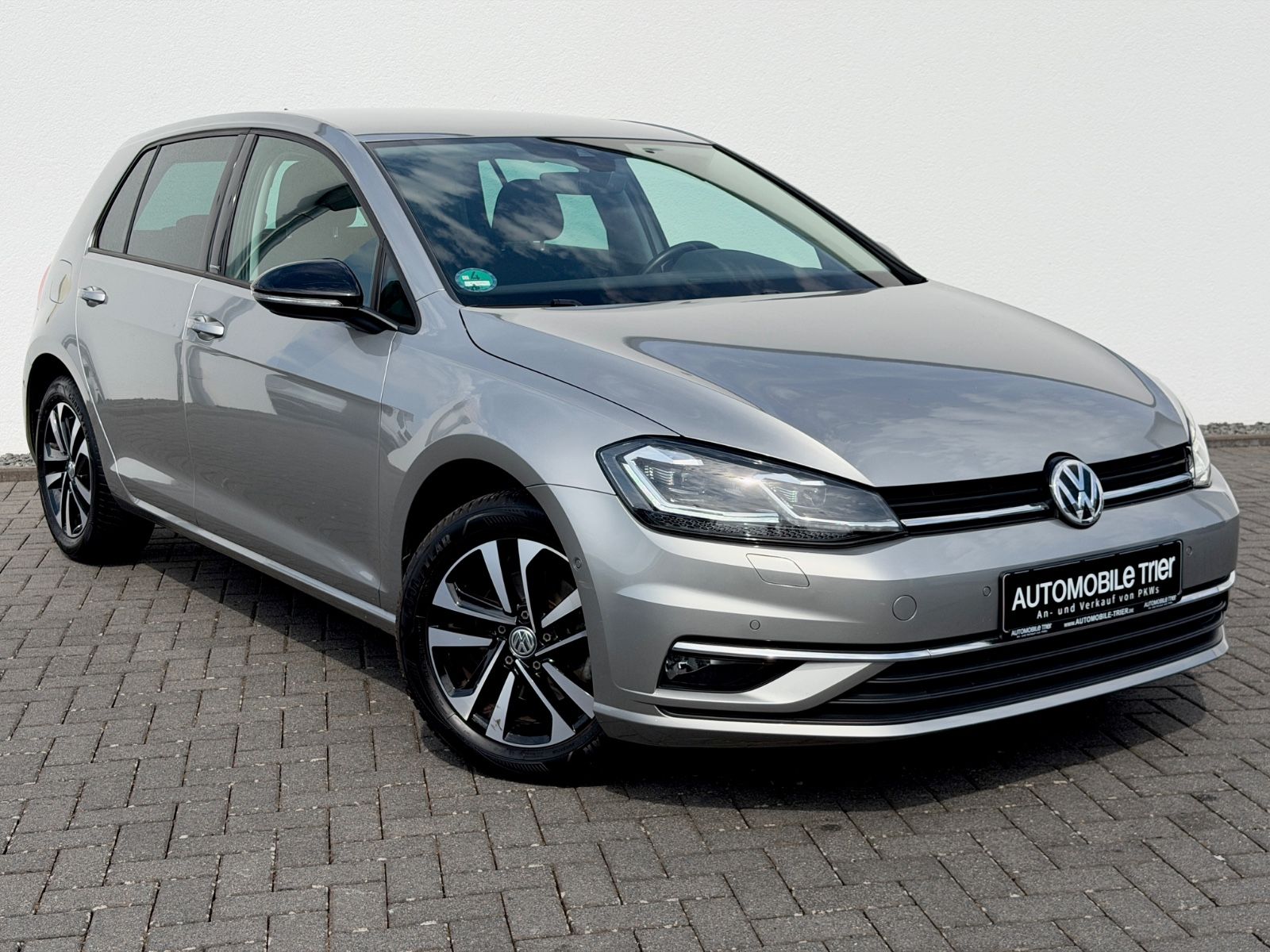 Volkswagen Golf 7 Lim. 1.5 TSI DSG IQ.DRIVE /LED/ACC/GARANT - Bild 3 Volkswagen Golf 7 Lim. 1.5 TSI DSG IQ.DRIVE /LED/ACC/GARANT in TUNGSTEN SILVER als Limousine - Fahrzeugfoto 3