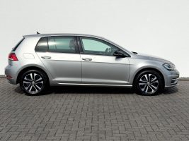 Volkswagen Golf 7 Lim. 1.5 TSI DSG IQ.DRIVE /LED/ACC/GARANT in Silber als Limousine - Fahrzeugfoto 4
