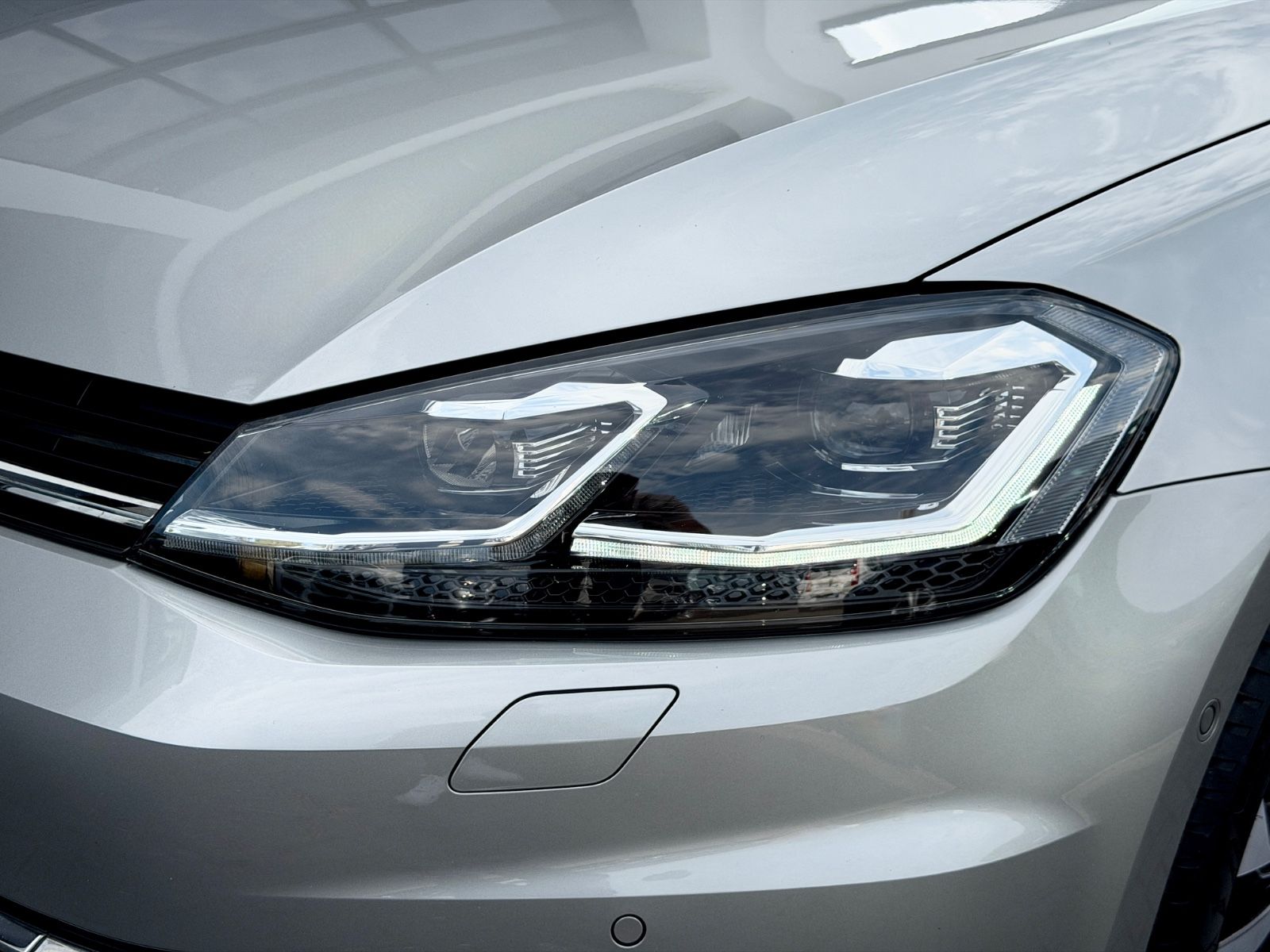 Volkswagen Golf 7 Lim. 1.5 TSI DSG IQ.DRIVE /LED/ACC/GARANT - Bild 19 Volkswagen Golf 7 Lim. 1.5 TSI DSG IQ.DRIVE /LED/ACC/GARANT in TUNGSTEN SILVER als Limousine - Fahrzeugfoto 19