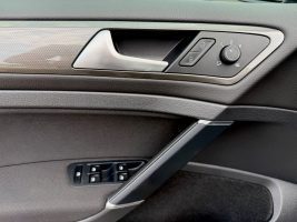 Volkswagen Golf 7 Lim. 1.5 TSI DSG IQ.DRIVE /LED/ACC/GARANT in Silber als Limousine - Fahrzeugfoto 21