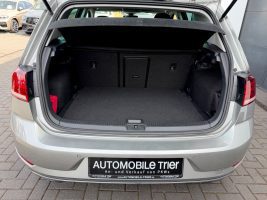 Volkswagen Golf 7 Lim. 1.5 TSI DSG IQ.DRIVE /LED/ACC/GARANT in Silber als Limousine - Fahrzeugfoto 22