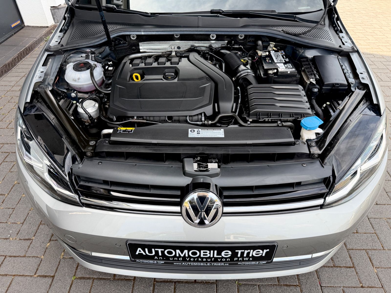 Volkswagen Golf 7 Lim. 1.5 TSI DSG IQ.DRIVE /LED/ACC/GARANT - Bild 23 Volkswagen Golf 7 Lim. 1.5 TSI DSG IQ.DRIVE /LED/ACC/GARANT in TUNGSTEN SILVER als Limousine - Fahrzeugfoto 23