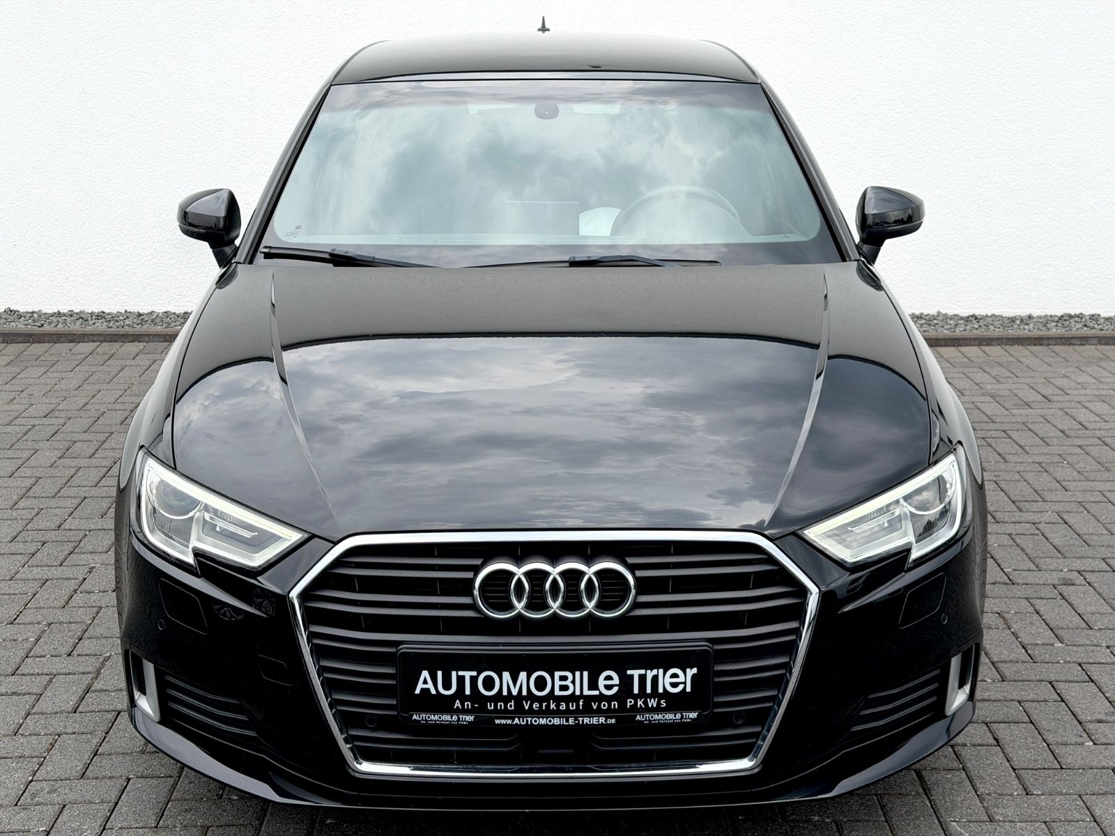 Audi A3 Sportback 35 TDI sport /LED/ACC/PDC/GARANTIE/ - Bild 2 Audi A3 Sportback 35 TDI sport /LED/ACC/PDC/GARANTIE/ in Mythosschwarz Metallic als Limousine - Fahrzeugfoto 2