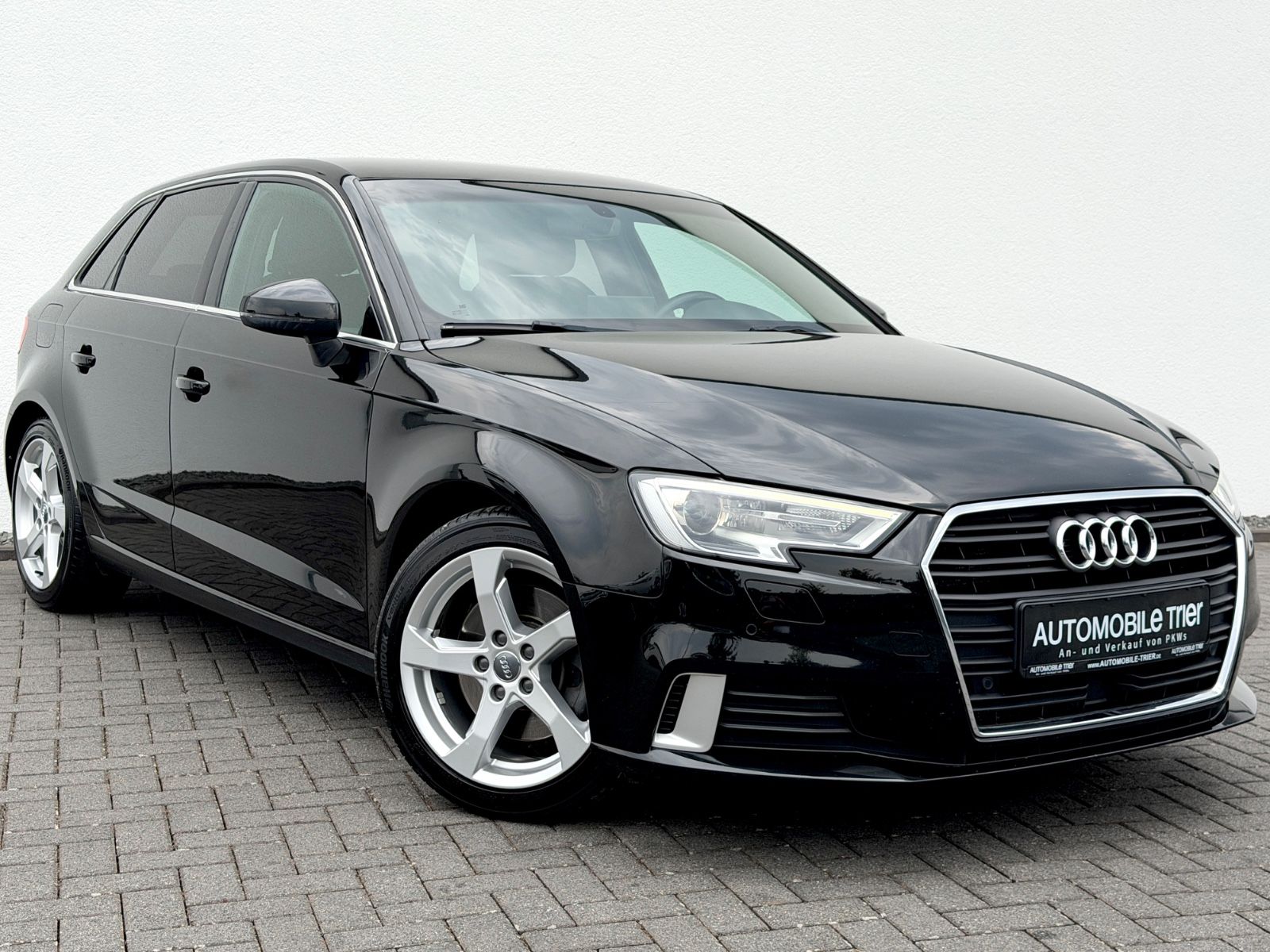 Audi A3 Sportback 35 TDI sport /LED/ACC/PDC/GARANTIE/ - Bild 3 Audi A3 Sportback 35 TDI sport /LED/ACC/PDC/GARANTIE/ in Mythosschwarz Metallic als Limousine - Fahrzeugfoto 3