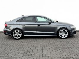Audi A3 Limousine 35 TDI S line Sport Plus Paket in Grau - Fahrzeugfoto 4