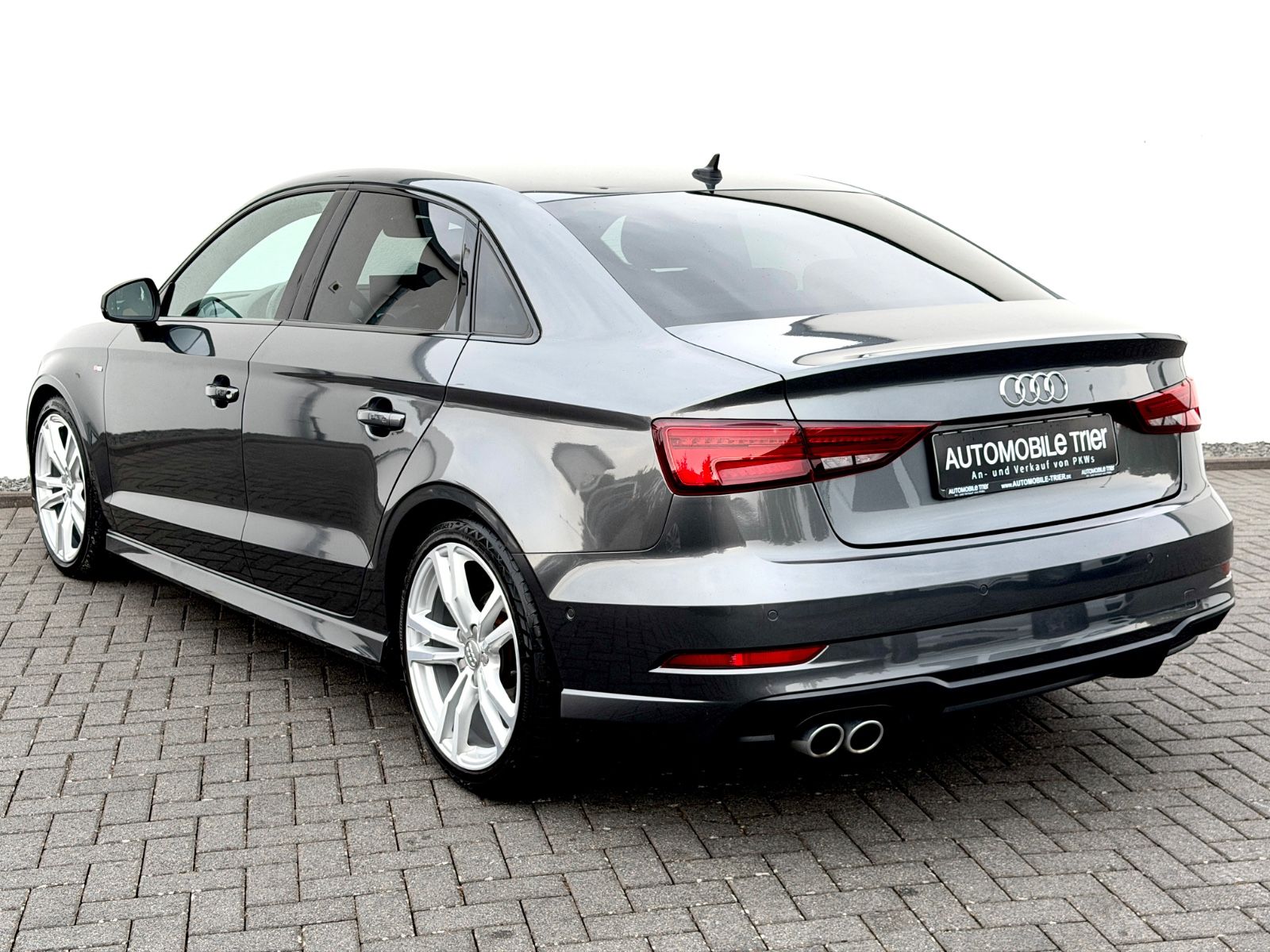 Audi A3 Limousine 35 TDI S line Sport Plus Paket - Bild 7 Audi A3 Limousine 35 TDI S line Sport Plus Paket in DAYTONAGRAU - Fahrzeugfoto 7