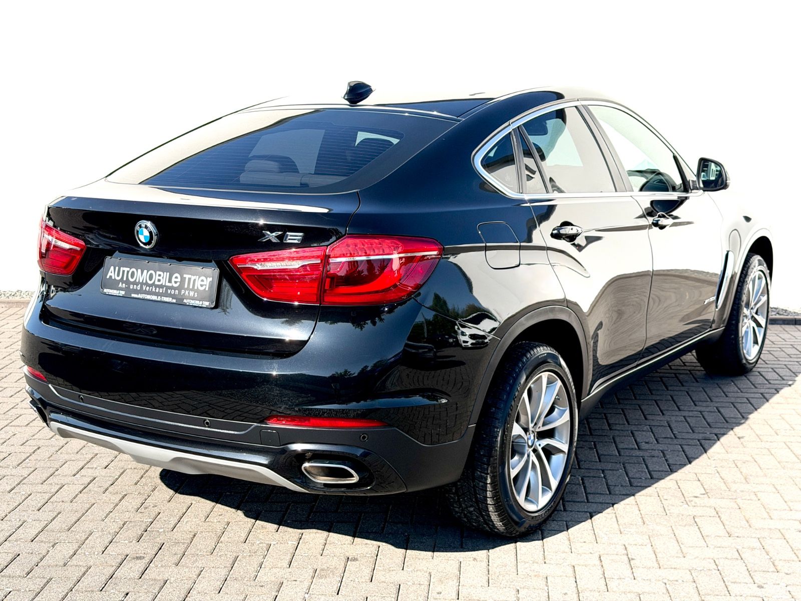 BMW X6 xDrive 30 d*Garantie*Navi*Voll* - Bild 5 BMW X6 xDrive 30 d*Garantie*Navi*Voll* in SAPHIRSCHWARZ als SUV/Geländewagen/Pickup - Fahrzeugfoto 5
