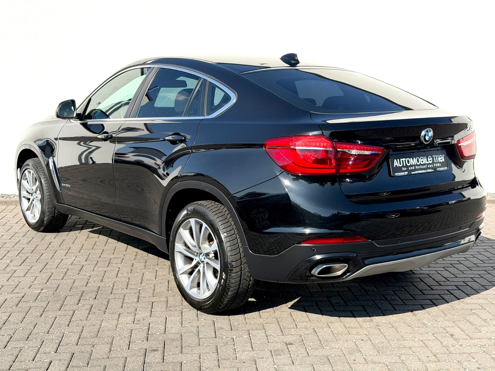BMW X6 xDrive 30 d*Garantie*Navi*Voll* - Bild 7 BMW X6 xDrive 30 d*Garantie*Navi*Voll* in SAPHIRSCHWARZ als SUV/Geländewagen/Pickup - Fahrzeugfoto 7