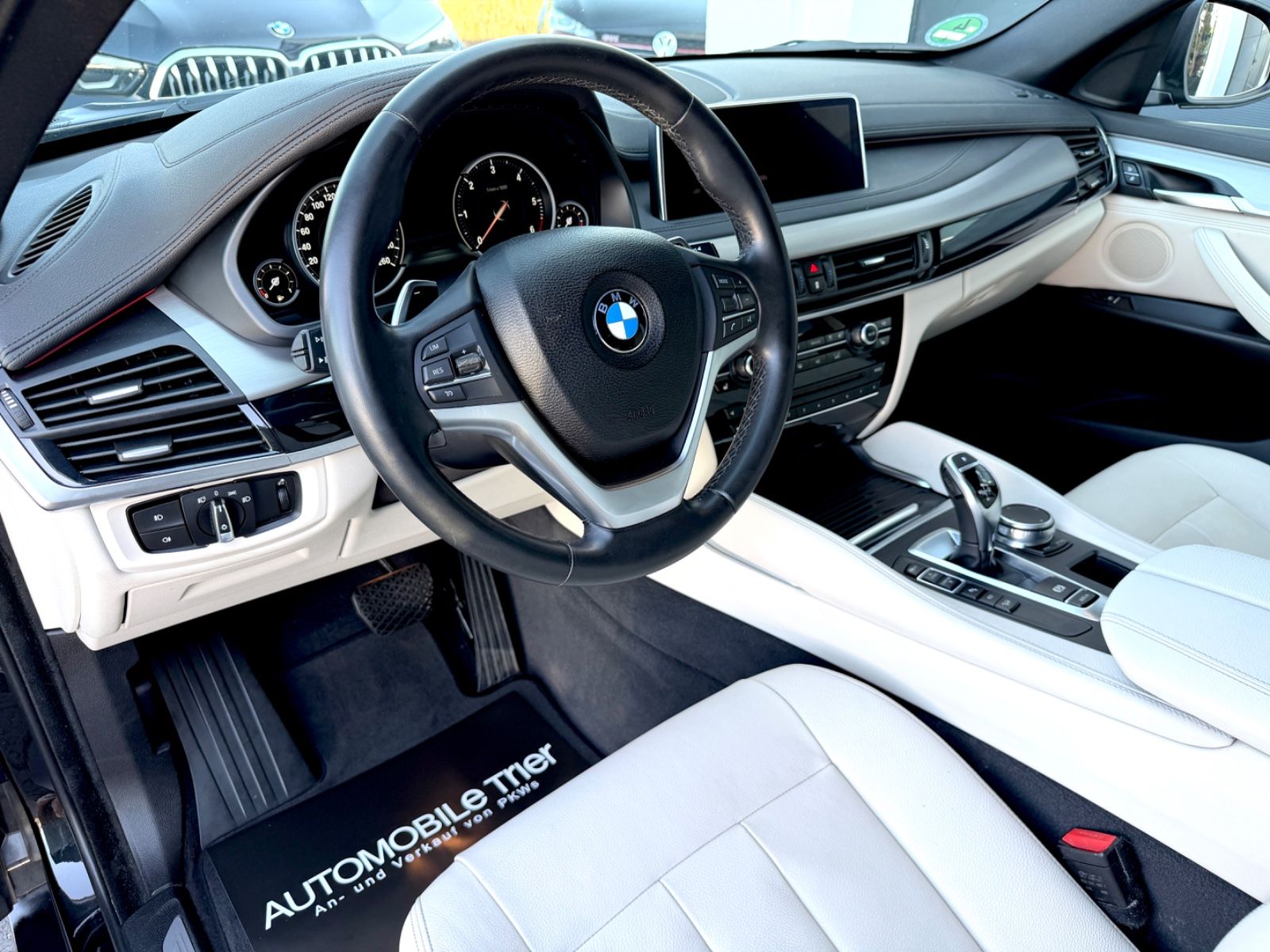 BMW X6 xDrive 30 d*Garantie*Navi*Voll* - Bild 12 BMW X6 xDrive 30 d*Garantie*Navi*Voll* in SAPHIRSCHWARZ als SUV/Geländewagen/Pickup - Fahrzeugfoto 12