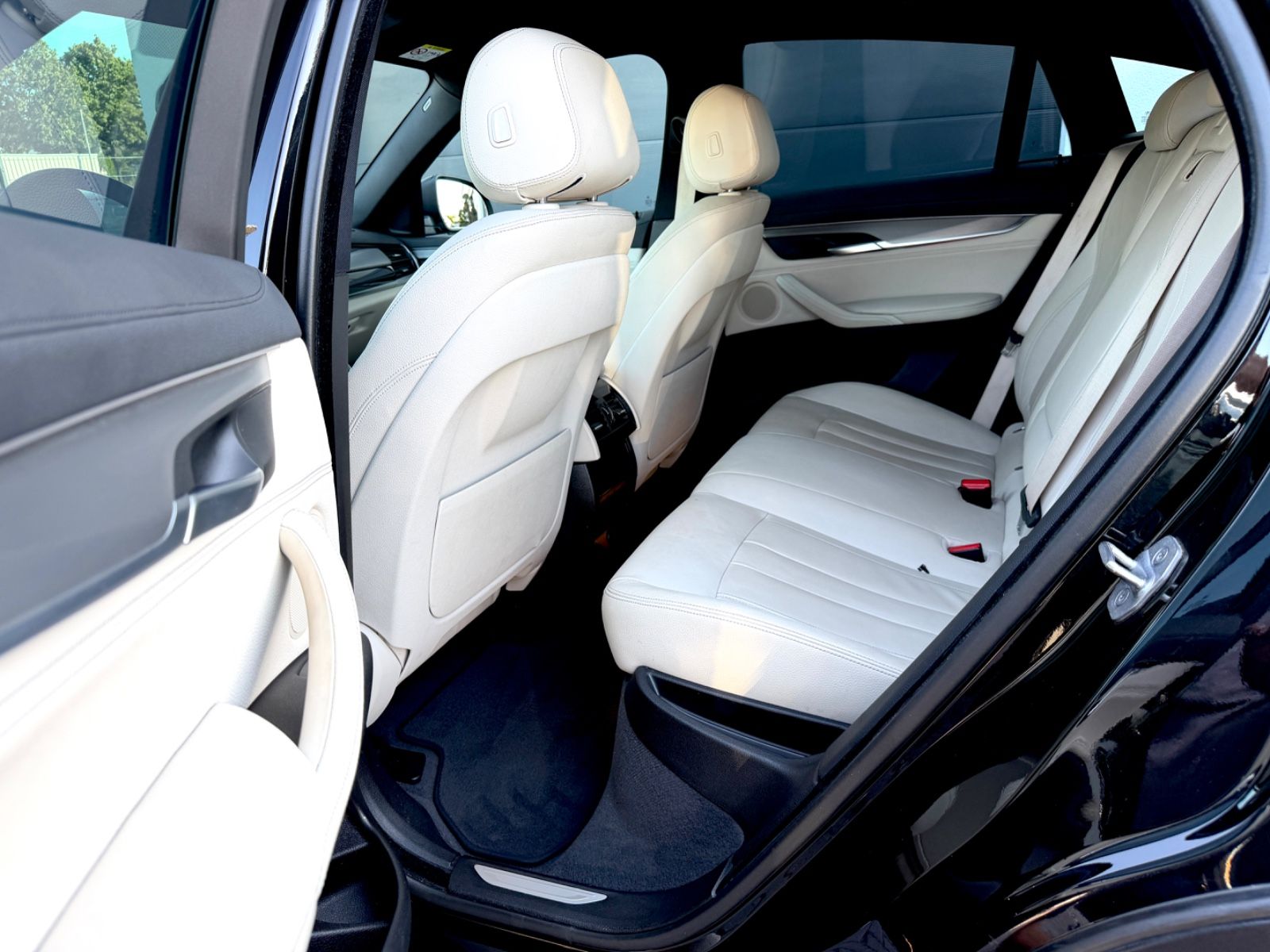 BMW X6 xDrive 30 d*Garantie*Navi*Voll* - Bild 15 BMW X6 xDrive 30 d*Garantie*Navi*Voll* in SAPHIRSCHWARZ als SUV/Geländewagen/Pickup - Fahrzeugfoto 15