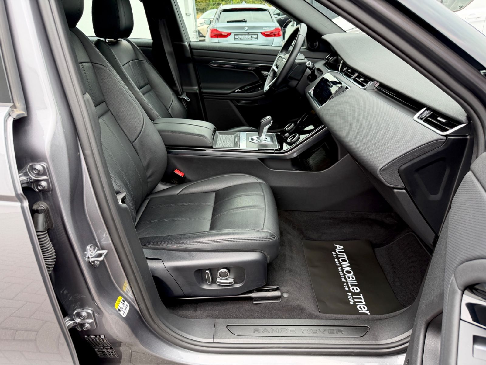 Land Rover Range Rover Evoque *Navi*Leder*360 Cam* - Bild 11 Land Rover Range Rover Evoque *Navi*Leder*360 Cam* in Grau als SUV/Geländewagen/Pickup - Fahrzeugfoto 11