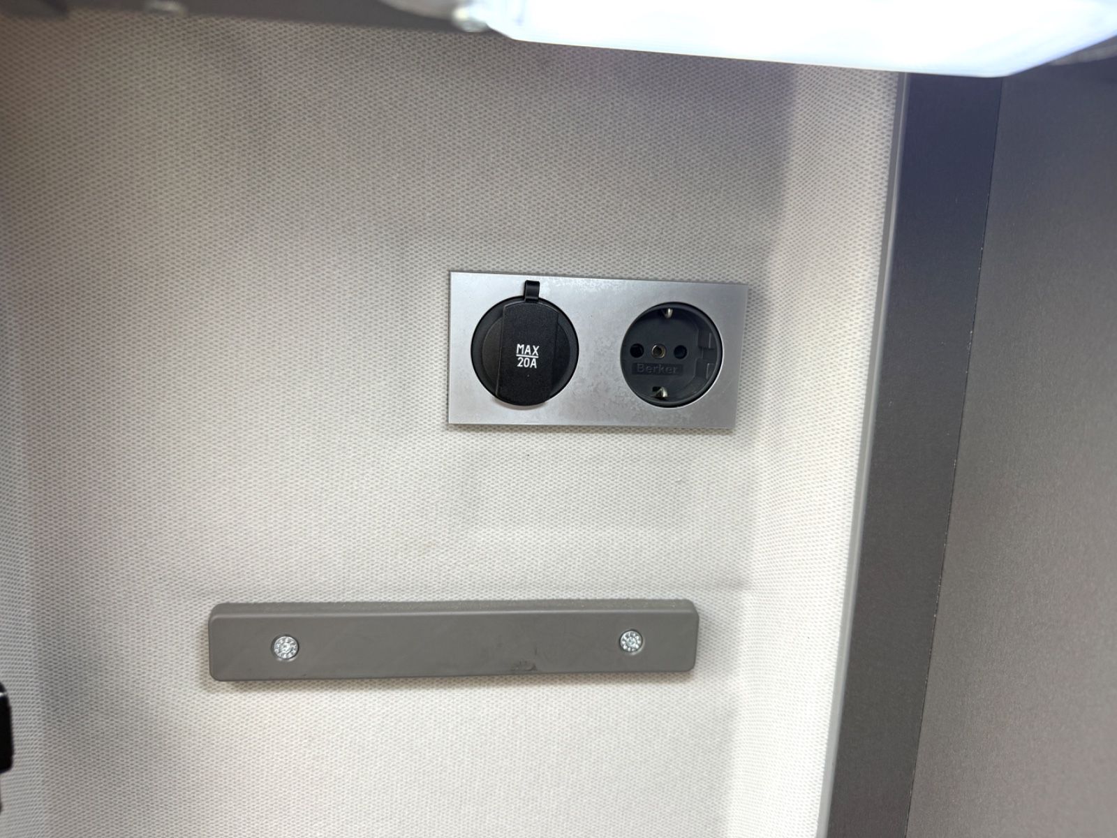 Volkswagen Crafter Grand California 600 FWD *GARANTIE* - Bild 37 Volkswagen Crafter Grand California 600 FWD *GARANTIE* als Wohnmobil andere - Fahrzeugfoto 37