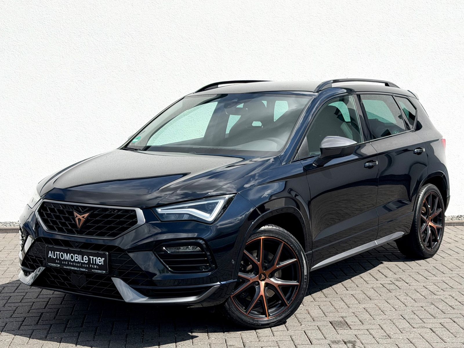 Cupra Ateca 2.0 TSI DSG 4Drive /NAVI/LED/ACC/360°CAM/ in Schwarz als SUV/Geländewagen/Pickup - Fahrzeugfoto 1