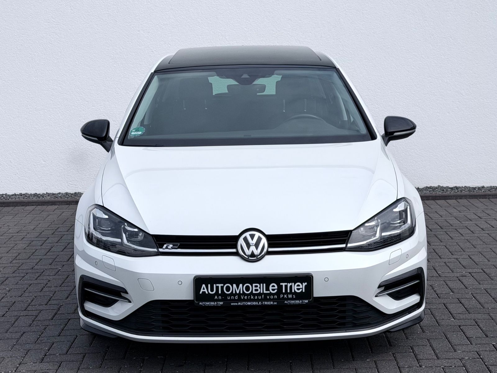 Volkswagen Golf 7 Lim. R line /PANO/NAVI/LED/CAM/GARANTIE/ - Bild 2 Volkswagen Golf 7 Lim. R line /PANO/NAVI/LED/CAM/GARANTIE/ in Weiß als Limousine - Fahrzeugfoto 2