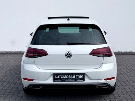 Volkswagen Golf 7 Lim. R line /PANO/NAVI/LED/CAM/GARANTIE/ in Weiß als Limousine - Fahrzeugfoto 6