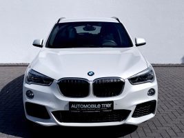 BMW X1 20i xDrive M Sport Paket /NAVI/LED/CAM/1.HAND in Weiß als SUV/Geländewagen/Pickup - Fahrzeugfoto 2