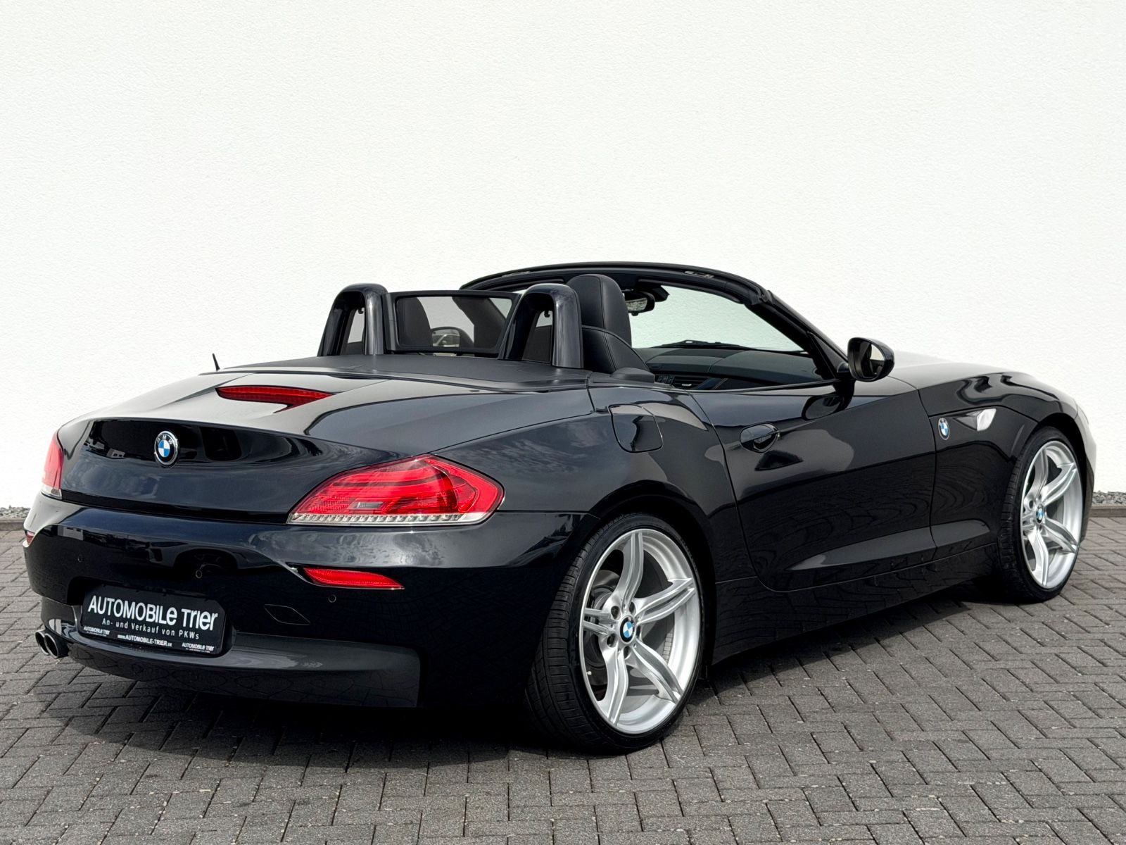 BMW Z4 Roadster 2.0i sdrive // M Sport Paket // - Bild 5 BMW Z4 Roadster 2.0i sdrive // M Sport Paket // in Schwarz als Cabrio/Roadster - Fahrzeugfoto 5