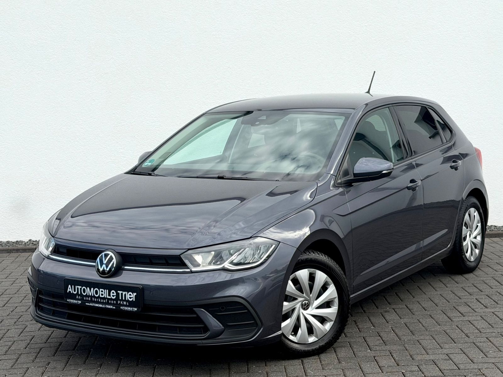 Volkswagen Polo VI /LED/PDC/CARPLAY/1.HAND/GARANTIE/ in Schwarz als Limousine - Fahrzeugfoto 1