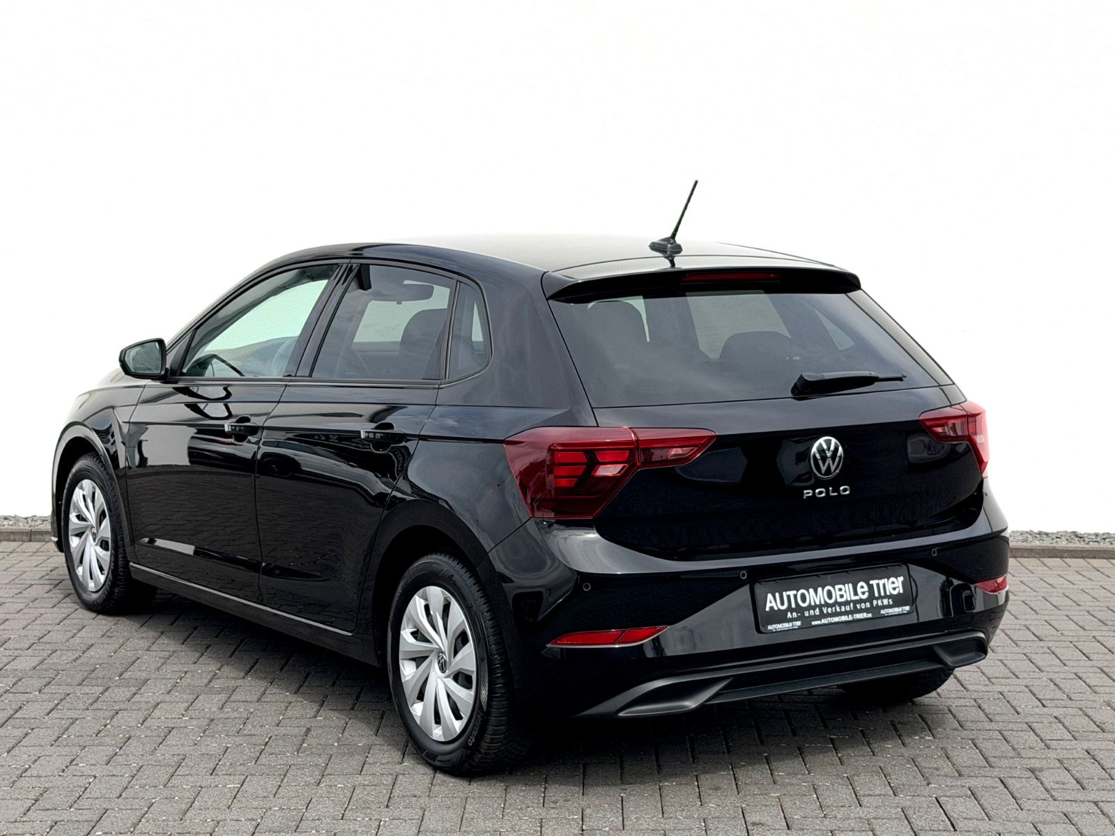 Volkswagen Polo VI /LED/PDC/CARPLAY/1.HAND/GARANTIE/ - Bild 7 Volkswagen Polo VI /LED/PDC/CARPLAY/1.HAND/GARANTIE/ in Schwarz als Limousine - Fahrzeugfoto 7