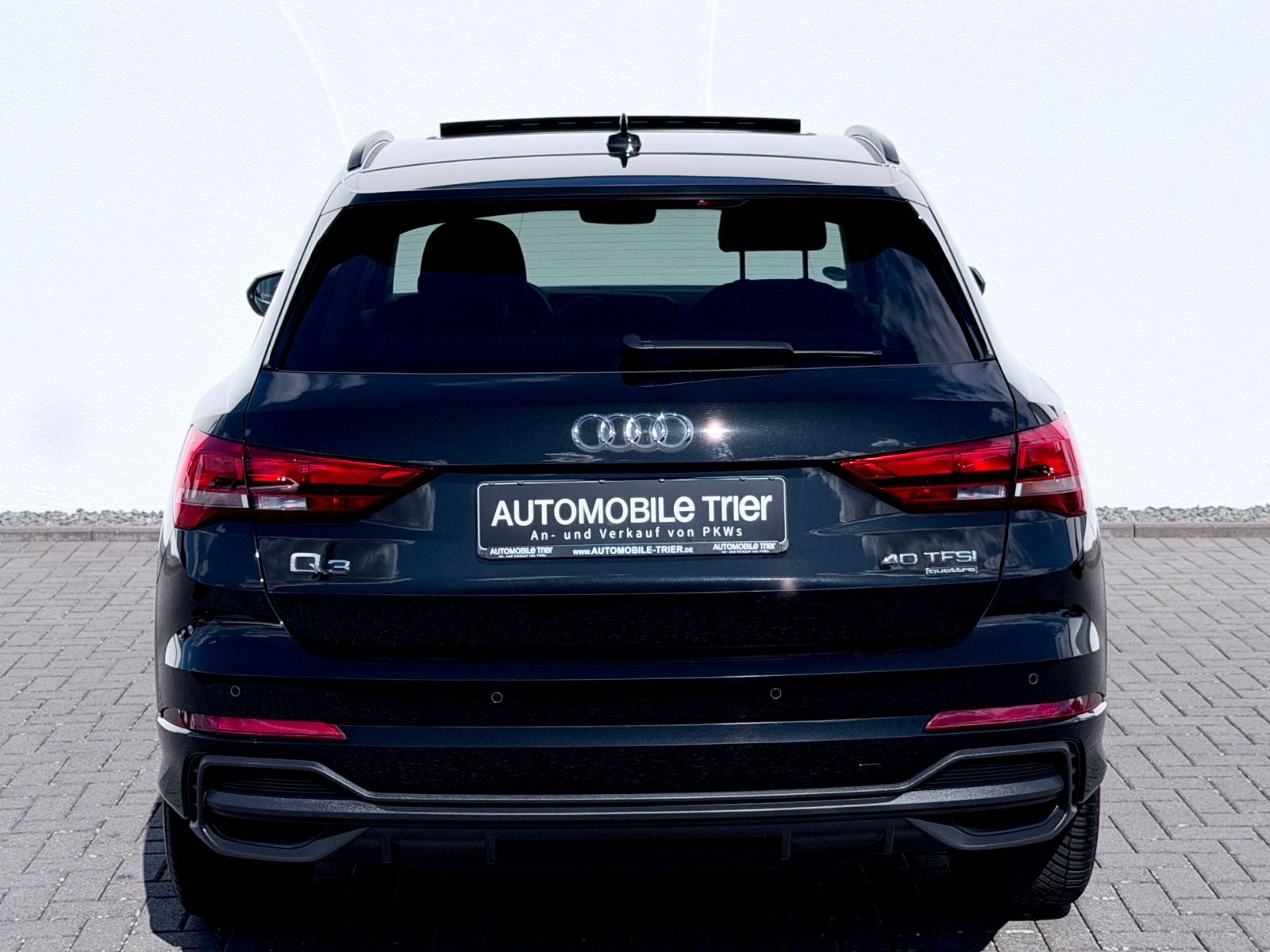 Audi Q3 40 TFSI quattro S line /NAVI/LED/PANO/1.HAND/ - Bild 6 Audi Q3 40 TFSI quattro S line /NAVI/LED/PANO/1.HAND/ in Schwarz als SUV/Geländewagen/Pickup - Fahrzeugfoto 6