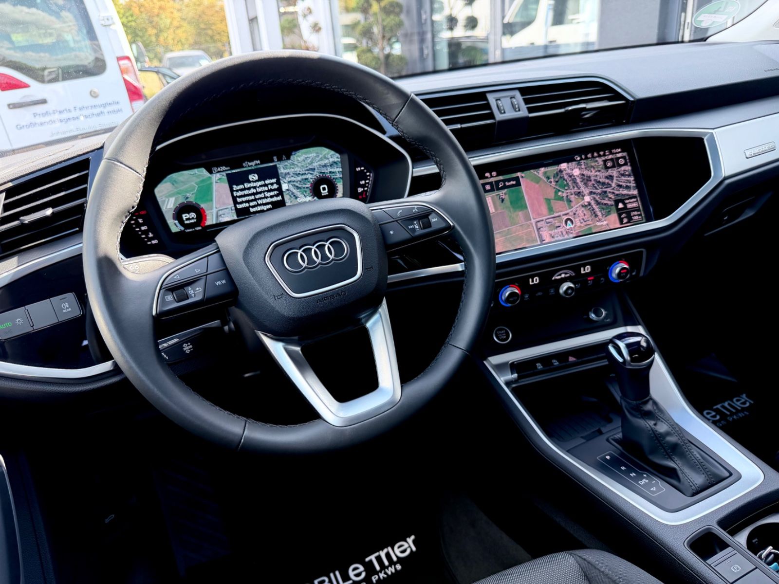 Audi Q3 40 TFSI quattro S line /NAVI/LED/PANO/1.HAND/ - Bild 10 Audi Q3 40 TFSI quattro S line /NAVI/LED/PANO/1.HAND/ in Schwarz als SUV/Geländewagen/Pickup - Fahrzeugfoto 10