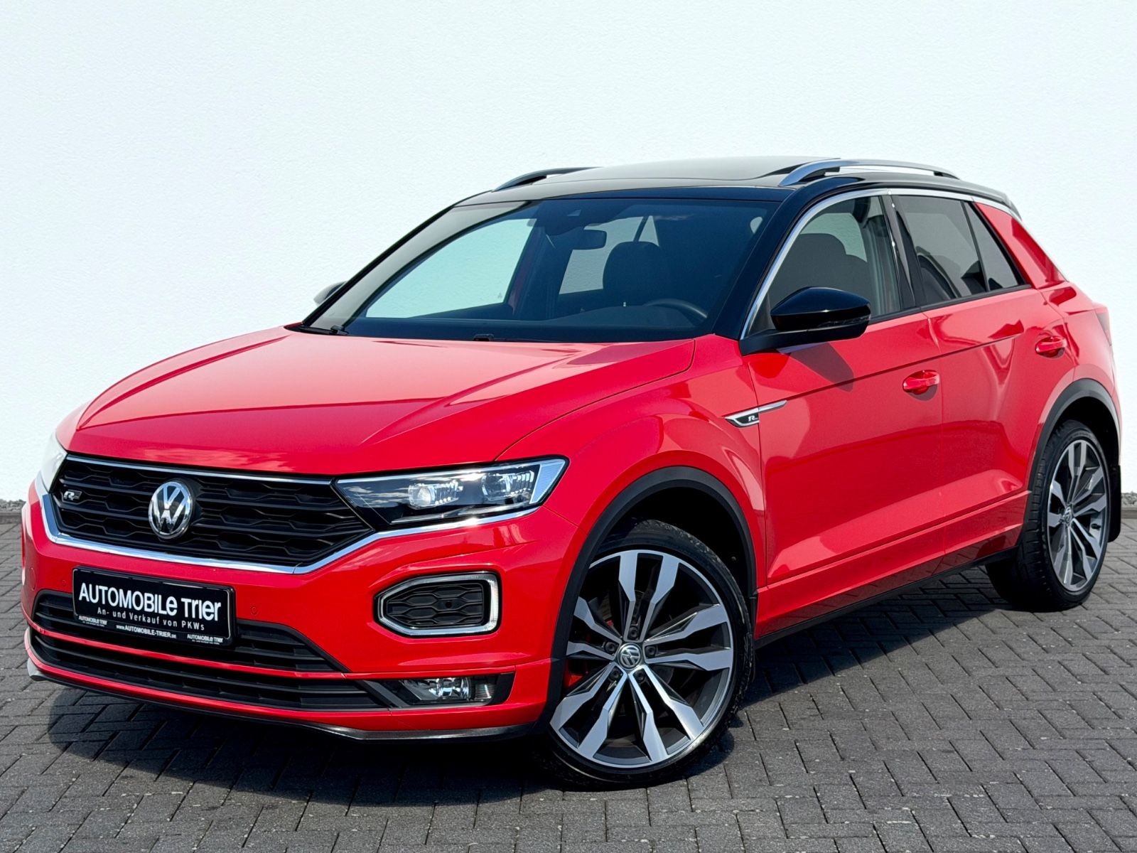 Volkswagen T-Roc 1.5 TSI R line /PANO/LED/CARPLAY/GARANTIE/ in Rot als SUV/Geländewagen/Pickup - Fahrzeugfoto 1