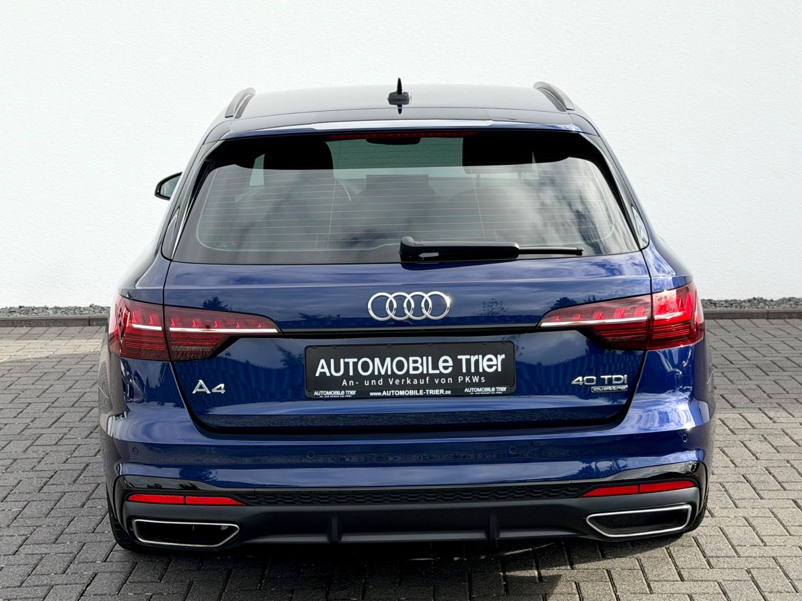 Audi A4 Avant 40 TDI quattro S line /NAVI/LED/1.HAND/ - Bild 6 Audi A4 Avant 40 TDI quattro S line /NAVI/LED/1.HAND/ in Blau als Kombi - Fahrzeugfoto 6