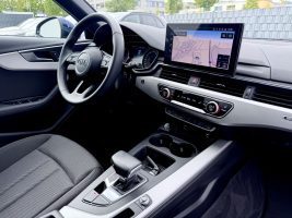 Audi A4 Avant 40 TDI quattro S line /NAVI/LED/1.HAND/ in Blau als Kombi - Fahrzeugfoto 11