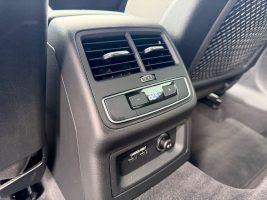 Audi A4 Avant 40 TDI quattro S line /NAVI/LED/1.HAND/ in Blau als Kombi - Fahrzeugfoto 16