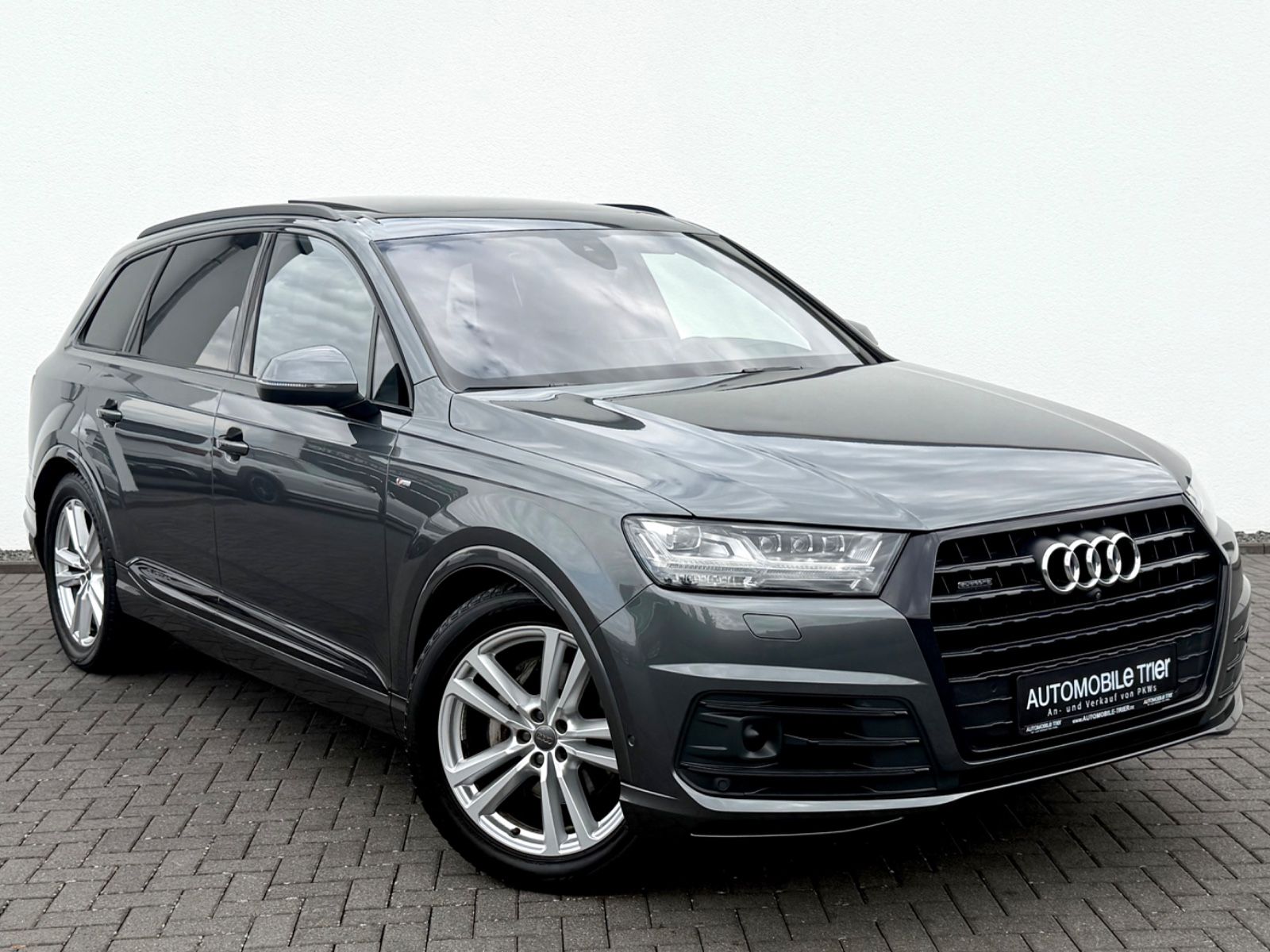 Audi Q7 3.0 TDI quattro S line Sport Plus //1.HAND// - Bild 3 Audi Q7 3.0 TDI quattro S line Sport Plus //1.HAND// in Grau als SUV/Geländewagen/Pickup - Fahrzeugfoto 3