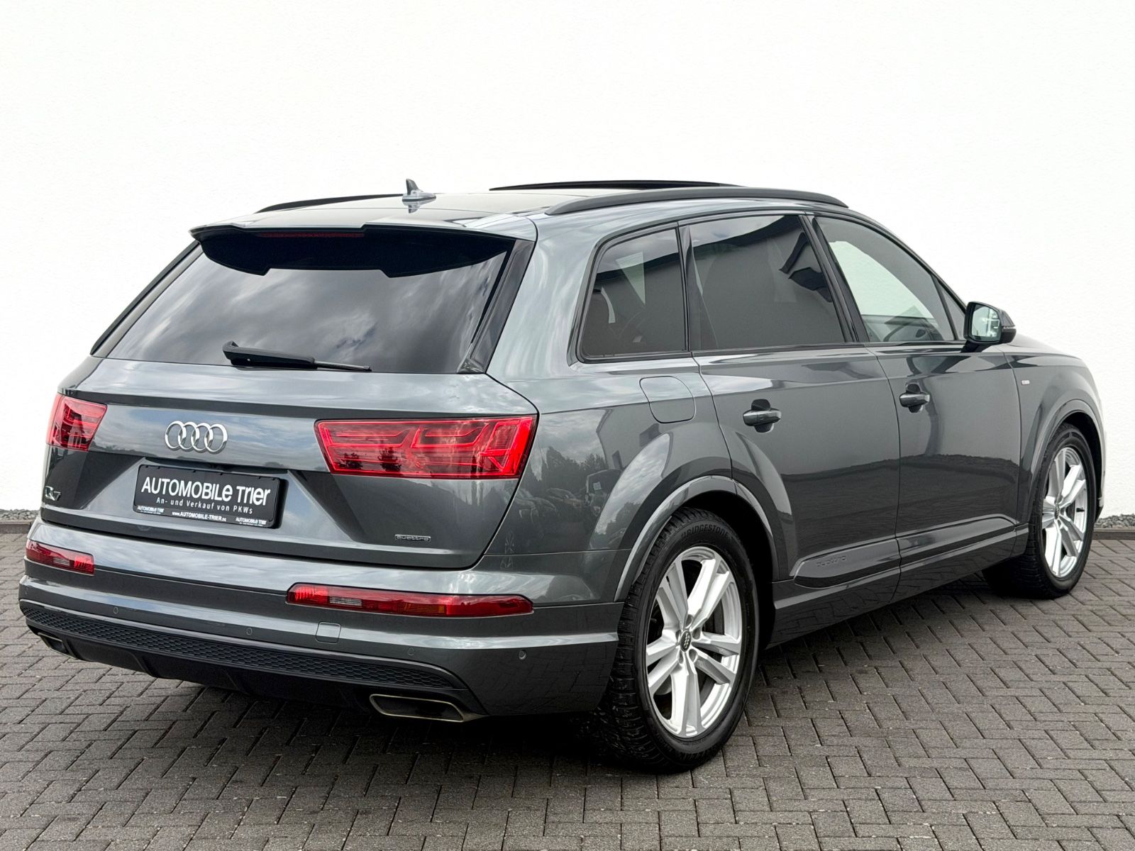 Audi Q7 3.0 TDI quattro S line Sport Plus //1.HAND// - Bild 5 Audi Q7 3.0 TDI quattro S line Sport Plus //1.HAND// in Grau als SUV/Geländewagen/Pickup - Fahrzeugfoto 5