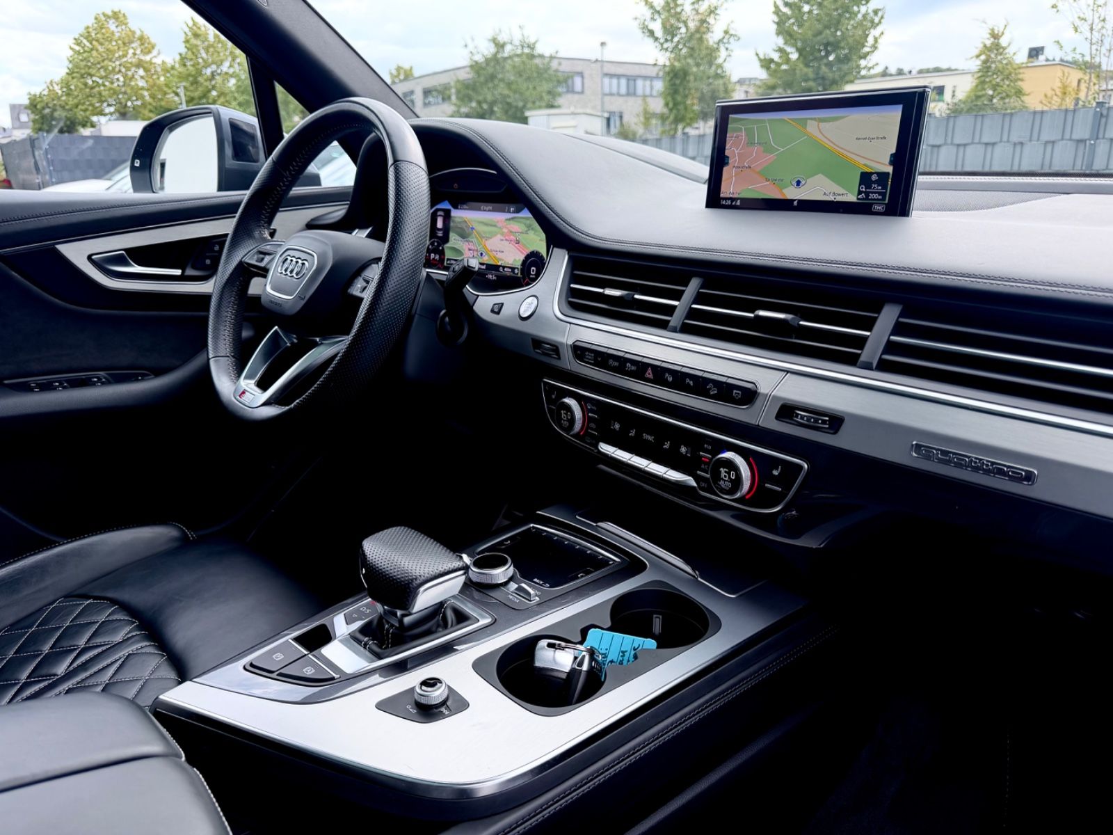 Audi Q7 3.0 TDI quattro S line Sport Plus //1.HAND// - Bild 13 Audi Q7 3.0 TDI quattro S line Sport Plus //1.HAND// in Grau als SUV/Geländewagen/Pickup - Fahrzeugfoto 13