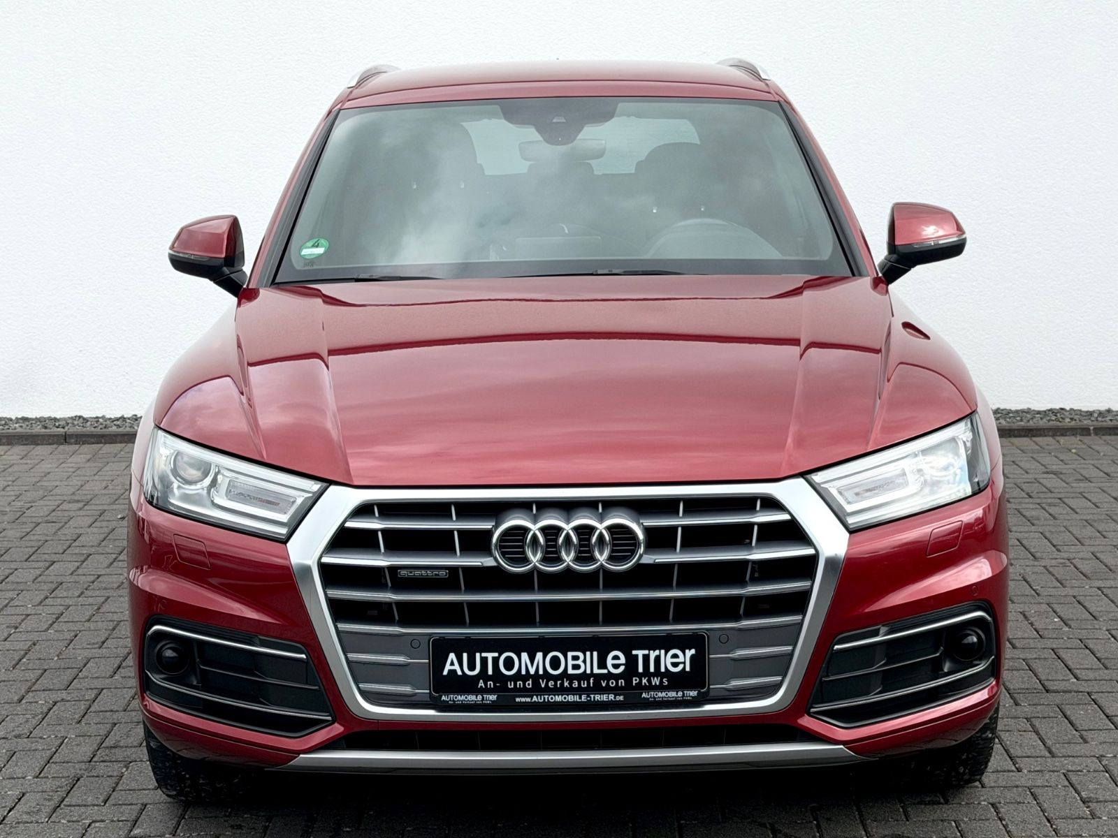 Audi Q5 40 TDI quattro S line Sport Plus Paket - Bild 2 Audi Q5 40 TDI quattro S line Sport Plus Paket in Rot als SUV/Geländewagen/Pickup - Fahrzeugfoto 2