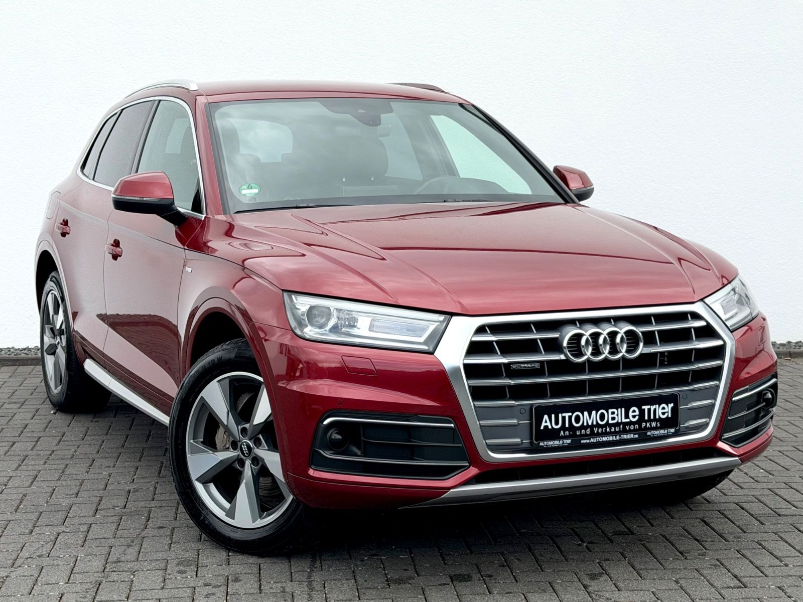 Audi Q5 40 TDI quattro S line Sport Plus Paket - Bild 3 Audi Q5 40 TDI quattro S line Sport Plus Paket in Rot als SUV/Geländewagen/Pickup - Fahrzeugfoto 3
