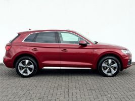 Audi Q5 40 TDI quattro S line Sport Plus Paket in Rot als SUV/Geländewagen/Pickup - Fahrzeugfoto 4