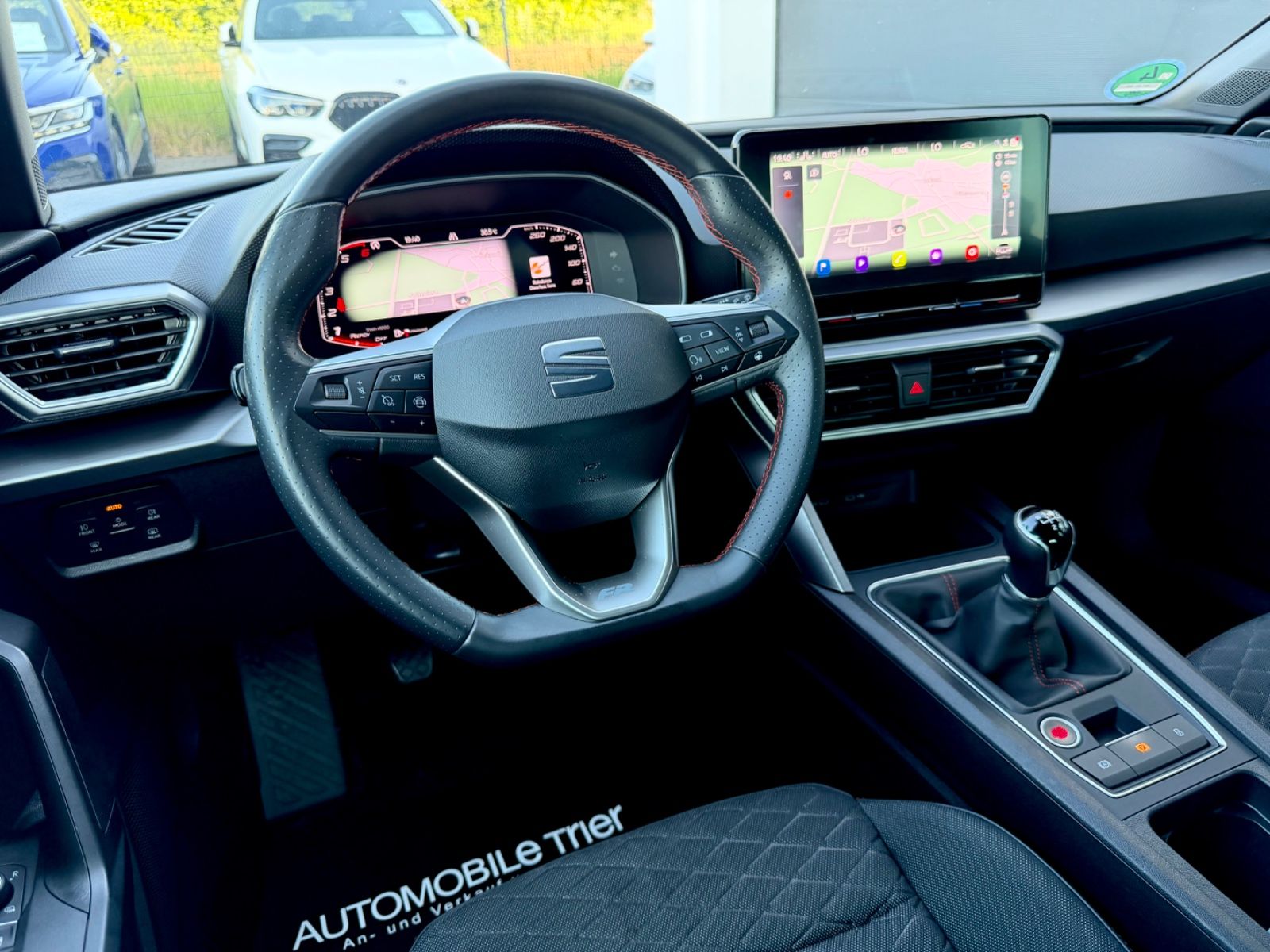 Seat Leon FR 2.0 TDI /NAVI/LED/LHZ/PDC/GARANTIE/ - Bild 9 Seat Leon FR 2.0 TDI /NAVI/LED/LHZ/PDC/GARANTIE/ in Silber als Limousine - Fahrzeugfoto 9