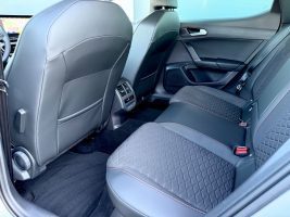 Seat Leon FR 2.0 TDI /NAVI/LED/LHZ/PDC/GARANTIE/ in Silber als Limousine - Fahrzeugfoto 13