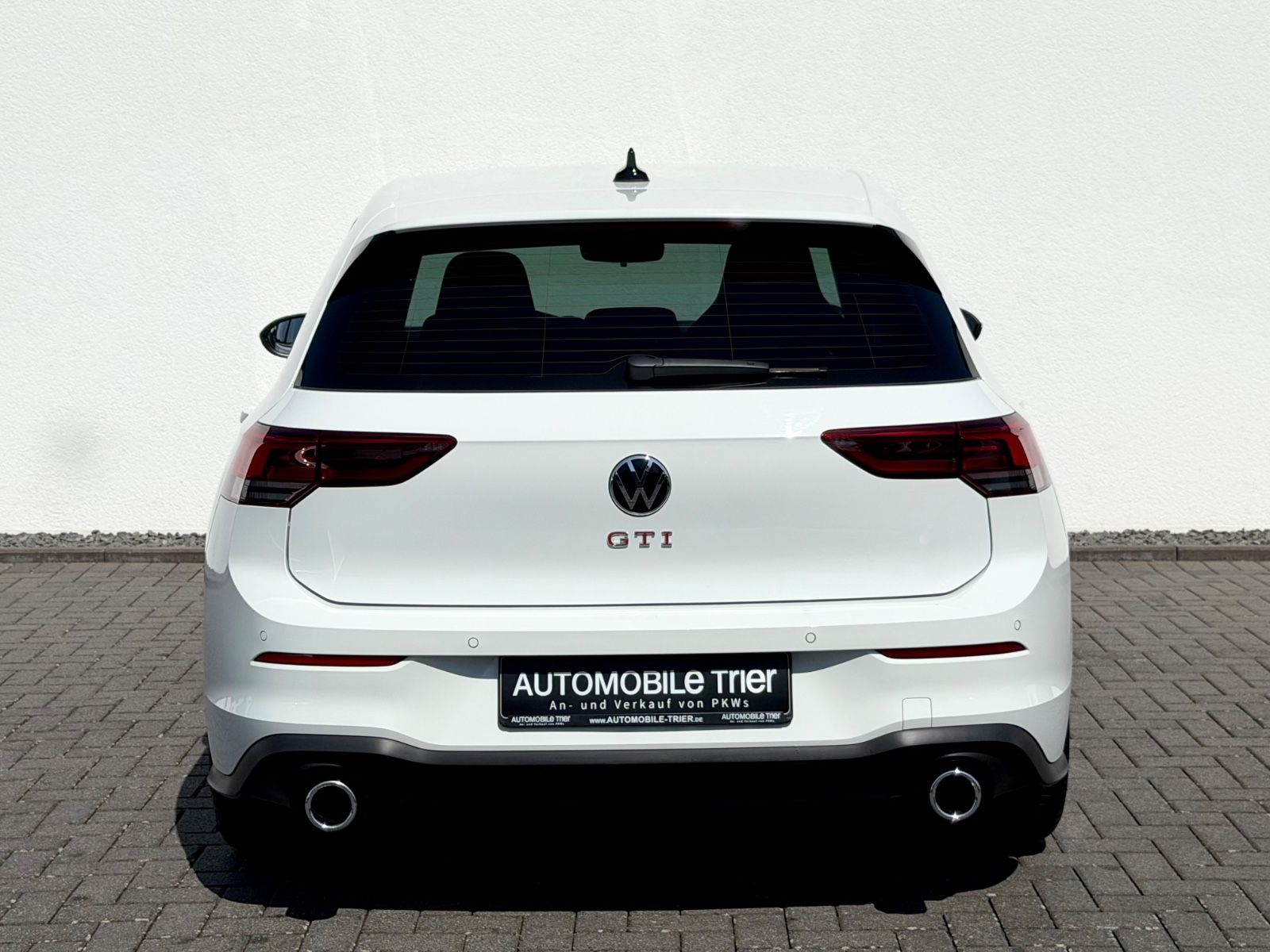 Volkswagen Golf 8 Lim. GTI /NAVI/LED/PDC/1.HAND/GARANTIE/ - Bild 6 Volkswagen Golf 8 Lim. GTI /NAVI/LED/PDC/1.HAND/GARANTIE/ in PURE WHITE als Limousine - Fahrzeugfoto 6