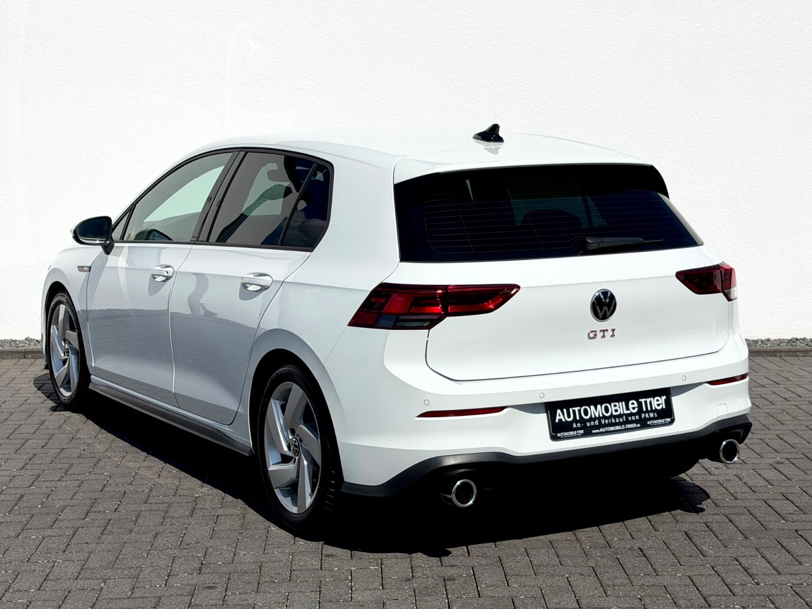 Volkswagen Golf 8 Lim. GTI /NAVI/LED/PDC/1.HAND/GARANTIE/ - Bild 7 Volkswagen Golf 8 Lim. GTI /NAVI/LED/PDC/1.HAND/GARANTIE/ in PURE WHITE als Limousine - Fahrzeugfoto 7