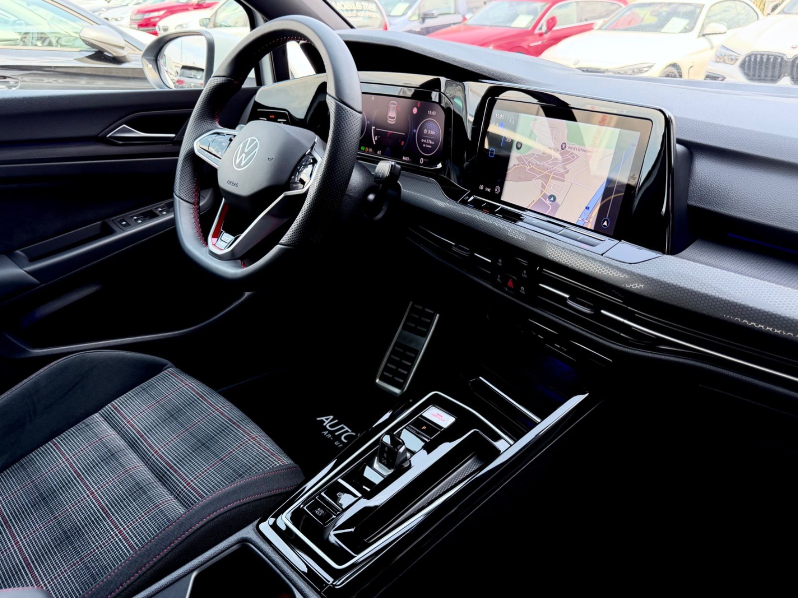 Volkswagen Golf 8 Lim. GTI /NAVI/LED/PDC/1.HAND/GARANTIE/ - Bild 12 Volkswagen Golf 8 Lim. GTI /NAVI/LED/PDC/1.HAND/GARANTIE/ in PURE WHITE als Limousine - Fahrzeugfoto 12