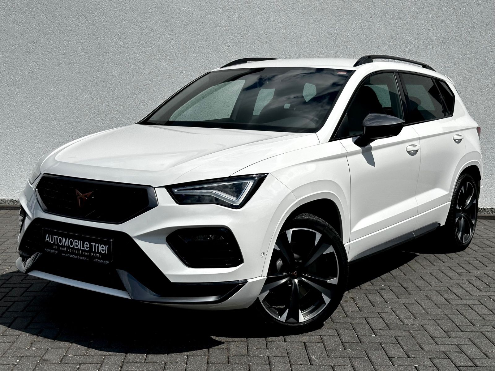 Cupra Ateca VZ 2.0 TSI DSG 4Drive /NAVI/LED/360°CAM/ in Weiß als SUV/Geländewagen/Pickup - Fahrzeugfoto 1