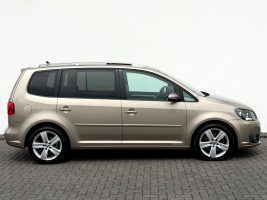 Volkswagen Touran Cup 2.0 TDI /7.SITZER/NAVI/PANO/PDC/ in Beige als Van/Minibus - Fahrzeugfoto 4