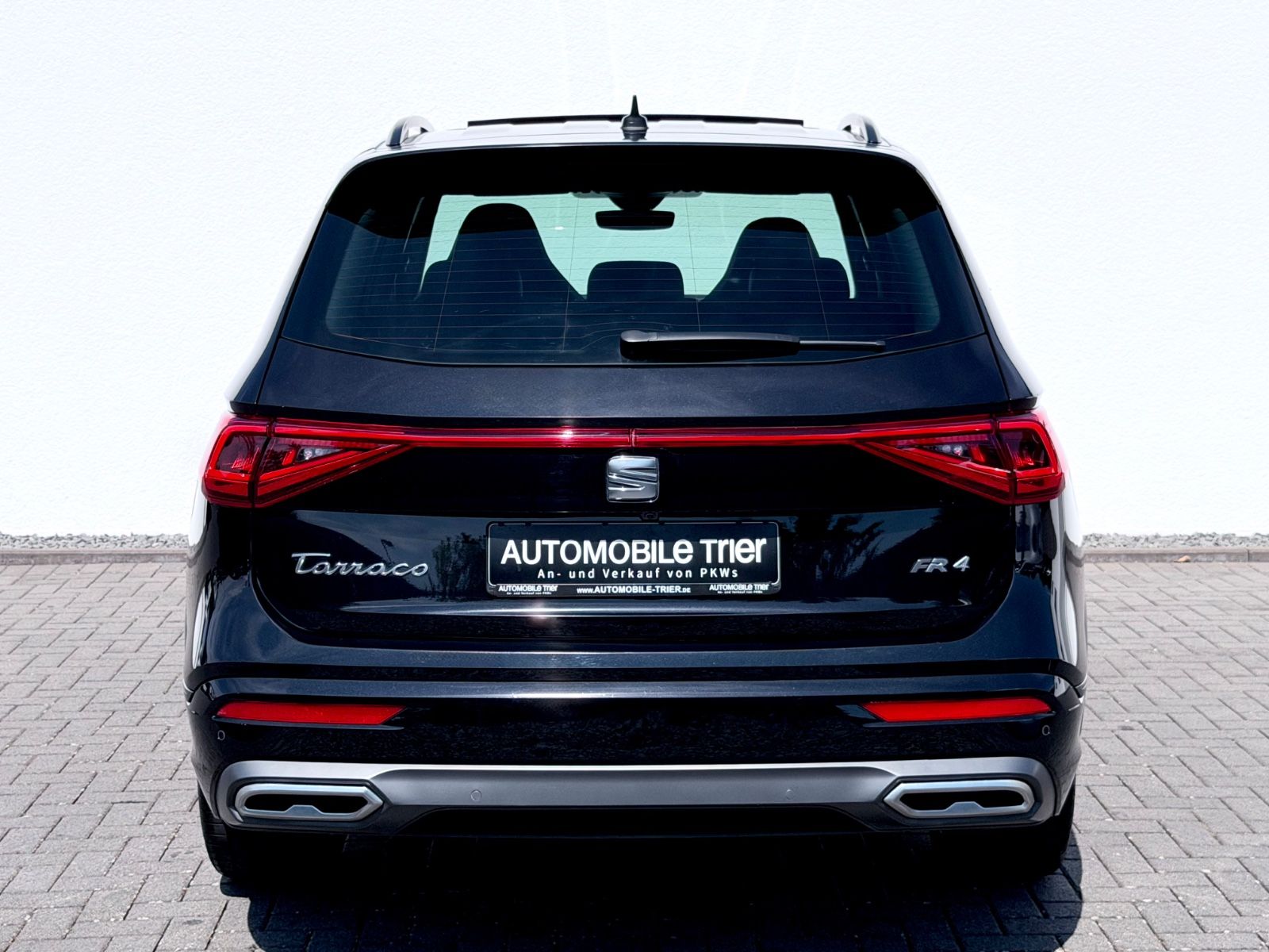 Seat Tarraco FR 2.0 TDI DSG 4Drive/LED/ACC/AHK/360CAM - Bild 6 Seat Tarraco FR 2.0 TDI DSG 4Drive/LED/ACC/AHK/360CAM in DEEP BLACK als SUV/Geländewagen/Pickup - Fahrzeugfoto 6