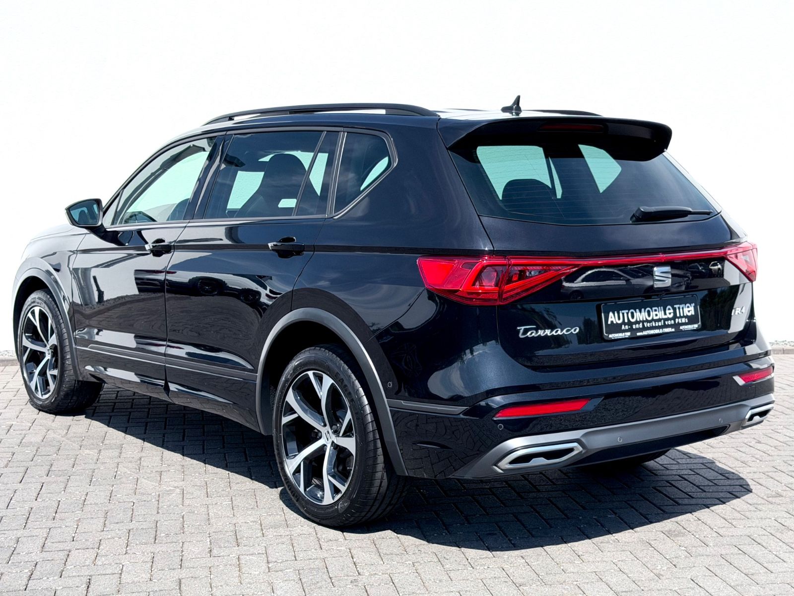 Seat Tarraco FR 2.0 TDI DSG 4Drive/LED/ACC/AHK/360CAM - Bild 7 Seat Tarraco FR 2.0 TDI DSG 4Drive/LED/ACC/AHK/360CAM in DEEP BLACK als SUV/Geländewagen/Pickup - Fahrzeugfoto 7