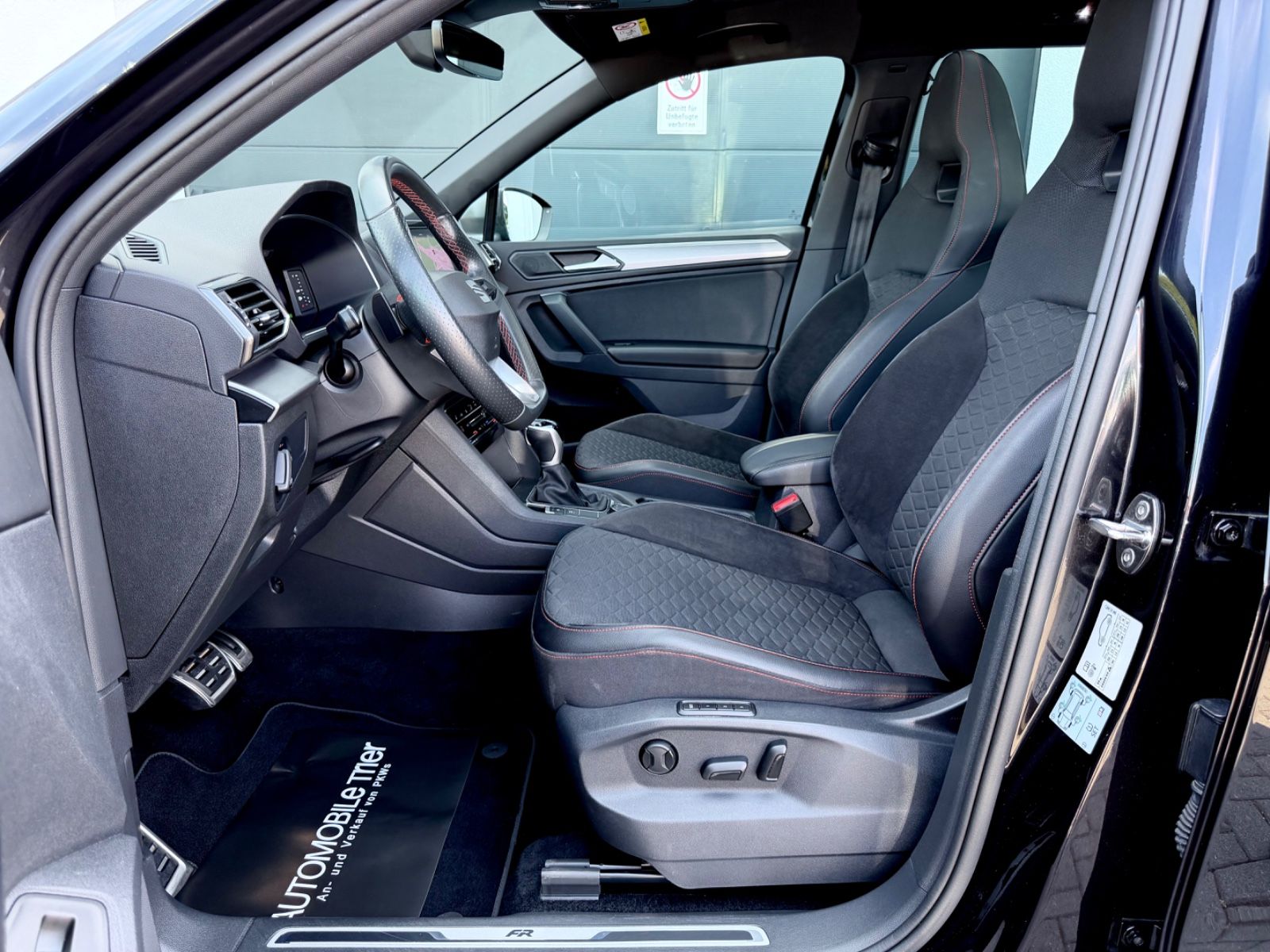 Seat Tarraco FR 2.0 TDI DSG 4Drive/LED/ACC/AHK/360CAM - Bild 9 Seat Tarraco FR 2.0 TDI DSG 4Drive/LED/ACC/AHK/360CAM in DEEP BLACK als SUV/Geländewagen/Pickup - Fahrzeugfoto 9