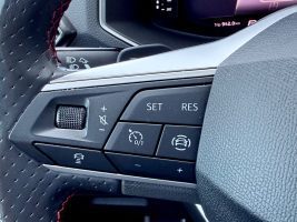 Seat Tarraco FR 2.0 TDI DSG 4Drive/LED/ACC/AHK/360CAM in Schwarz als SUV/Geländewagen/Pickup - Fahrzeugfoto 17
