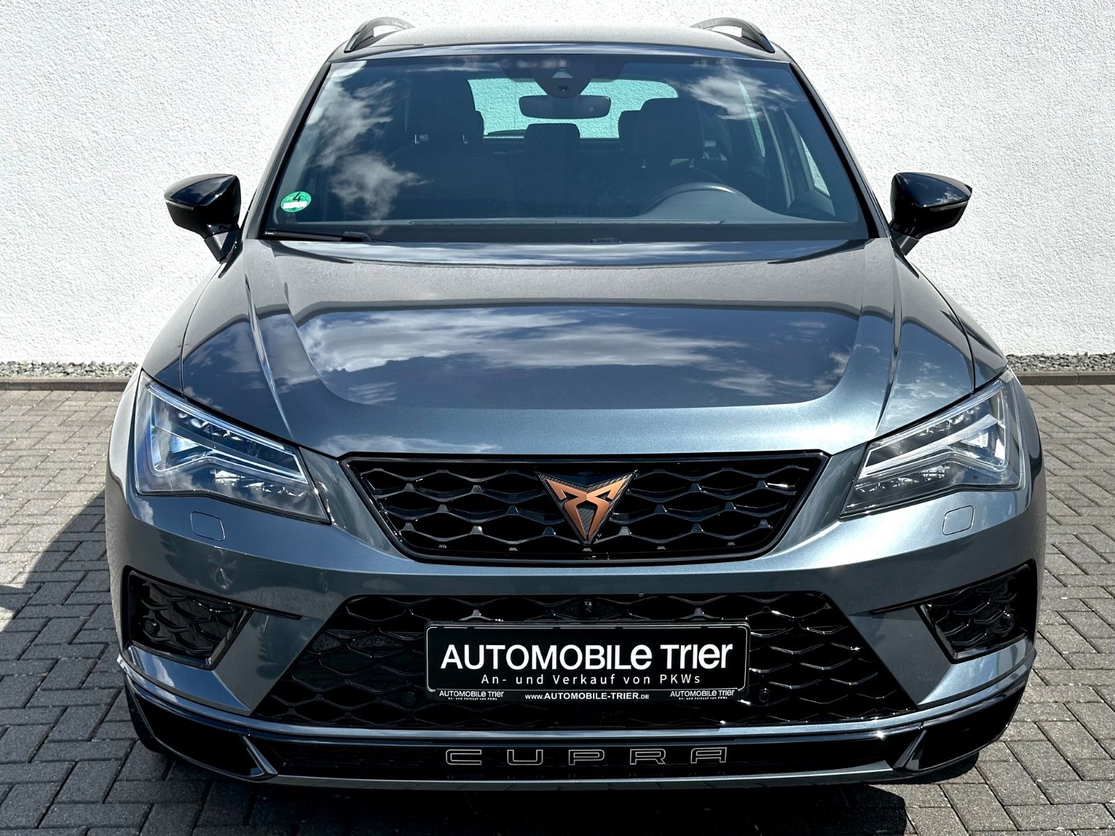 Cupra Ateca VZ 2.0 TSI DSG 4Drive /NAVI/LED/ACC/360CAM - Bild 2 Cupra Ateca VZ 2.0 TSI DSG 4Drive /NAVI/LED/ACC/360CAM in RODIUM GRAU als SUV/Geländewagen/Pickup - Fahrzeugfoto 2
